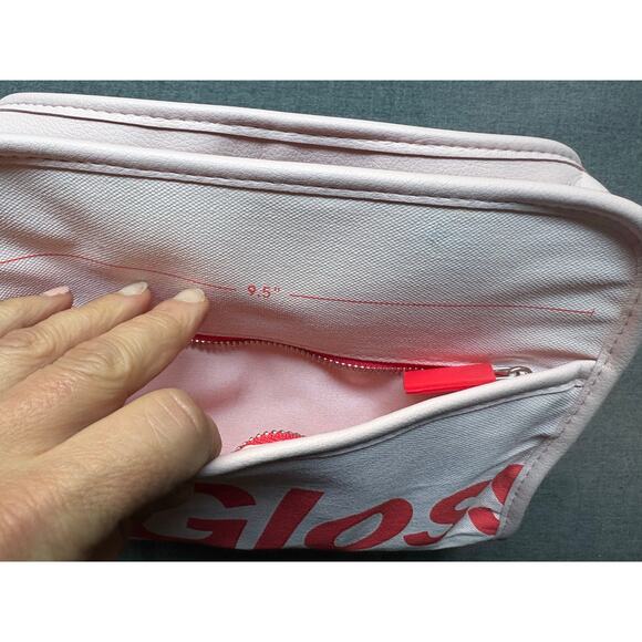 Glossier Pink Logo Makeup Beauty Clutch Bag 9 x 7 x 3 case - Picture 2 of 10